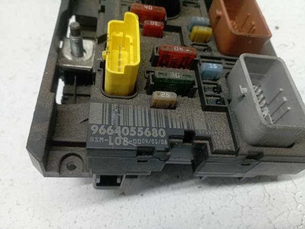 BOITIER ELECTRONIQUE CITROEN / PEUGEOT L8 - Vue 2